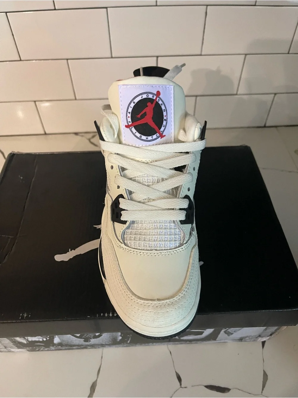 Men’s Retro 4 Fight Club Size 5.5.